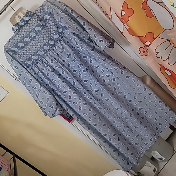 Models Coat vintage Nightgown blue paisley all over print pockets 💙 - Picture 6 of 9